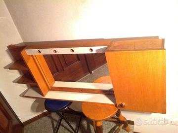 Mobiletto bagno in legno chiaro