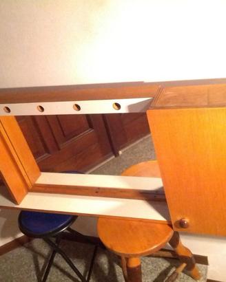 Mobiletto bagno in legno chiaro