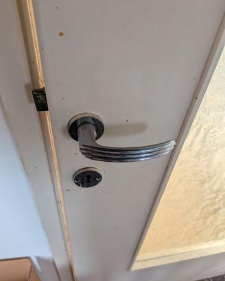 8 porte bianche vintage da laccare. alcune vetrate