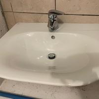 Lavandino Ideal Standard con miscelatore