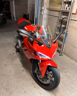 Ducati supersport 950 (2022)