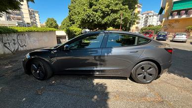 Tesla Model 3 RWD