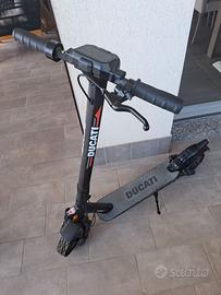 Monopattino Elettrico Ducati