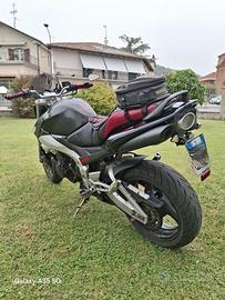 Moto SUZUKI 600 GSR