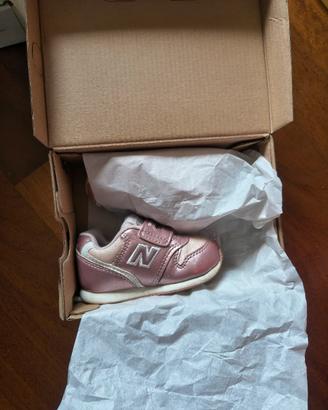New Balance bimbo/a n. 21 rosa con scatola
