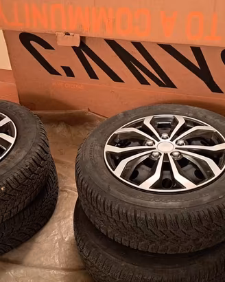 4 ruote cerchi pneumatici 175/65 R14 invernali