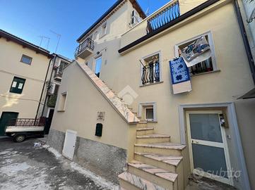 3 LOCALI A LAMEZIA TERME