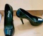 Scarpe décolleté in vernice nera