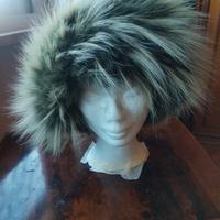 Cappello in feltro con pelliccia di volpe