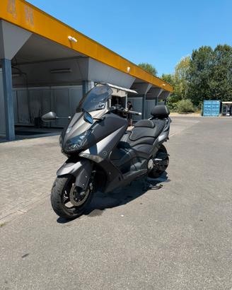 Yamaha T-Max 530