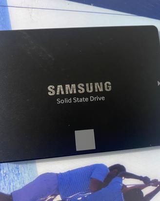 Hard disk SSD Samsung evo 4TB