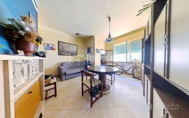 CASA SINGOLA SU PIU' PIANI DA RIMODERNARE