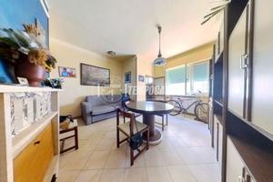 CASA SINGOLA SU PIU' PIANI DA RIMODERNARE