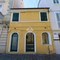 VILLA SINGOLA A PORTO RECANATI