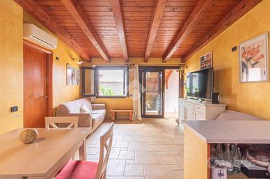 CASA SEMINDIPENDENTE A QUARTUCCIU