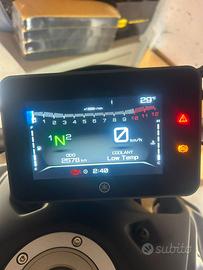 MOTO YAMAHA MTO7