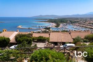 Villetta caposchiera con meravigliosa vista sul go