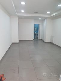 C.Campano; Locale Commerciale con Agibilità FL238