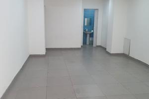 C.Campano; Locale Commerciale con Agibilità FL238