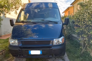 furgone 6 posti più carico