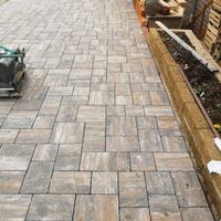 autobloccanti e pavimento 