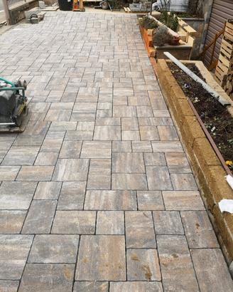 autobloccanti e pavimento 