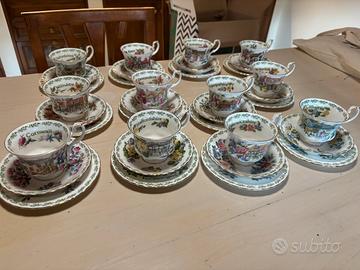 Set tazzine porcellana Royal Albert