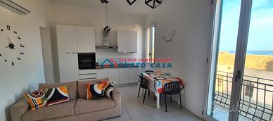 PRESSI PIAZZA DELLA CUBA-3vani arredato vista mare