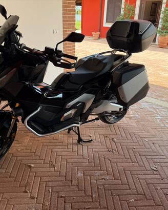 Set valige per borse xadv 750 anno 2025