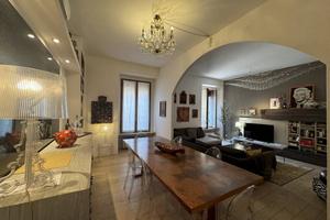 Appartamento di 205 m² con 5 locali e box auto dop