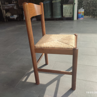 Sedie in legno e paglia