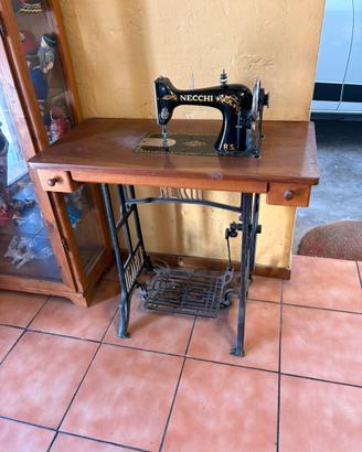 macchina da cucire a pedale