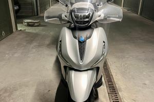 Scooter Piaggio Beverly 300 s hpe i.e.