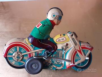 giocattolo in latta vintage