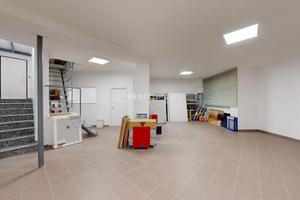 Ampio magazzino in Cinisello Balsamo