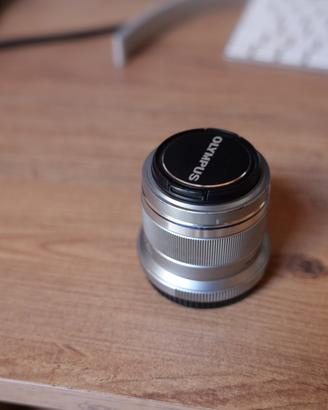 Zuiko 45 mm F 1.8 M43
