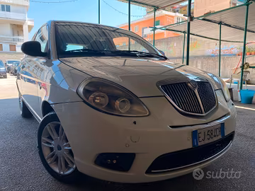 Lancia Ypsilon 1.2benz 69 CV Diva full opt 2011