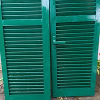 4 Persiane in pvc e  1 porta in legno da interno