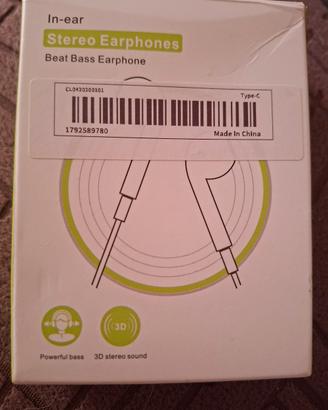 auricolari in-ear con connettore Jack e Type-C