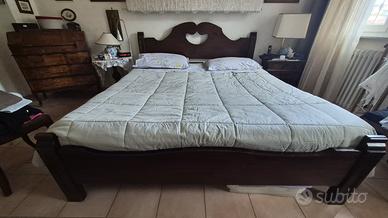 Letto  in massello di castagno