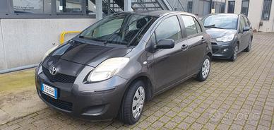 Toyota yaris benzina Gpl anno 2010 158.000 km