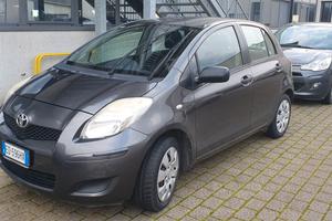 Toyota yaris benzina Gpl anno 2010 158.000 km