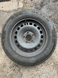 Gomme invernali+ cerchi in ferro R15