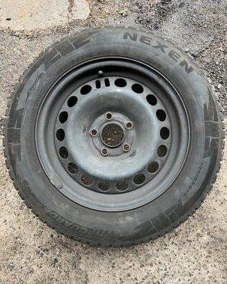 Gomme invernali+ cerchi in ferro R15