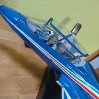 Hachette MB339 PAN Pilota in resina