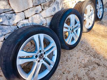 Cerchi in lega da 18" Mercedes con gomme Good Year