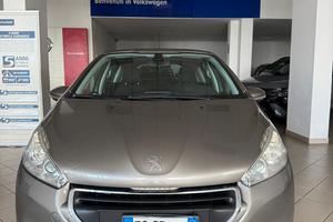Peugeot 208 1.4 HDi 68 CV 5 porte Allure