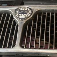 Mascherina anteriore usata Lancia (Berlina 80-84)