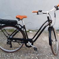 Bicicletta elettrica Elops con pedalata assistita
