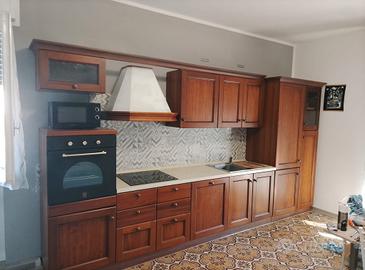 cucina lineare in noce